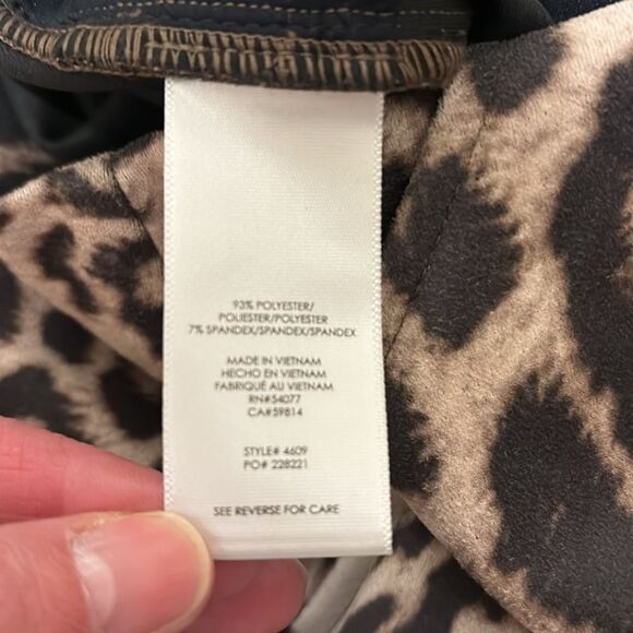 CAbi 4609 Sophia Leopard Print Stretch Mini Skirt - Picture 5 of 9